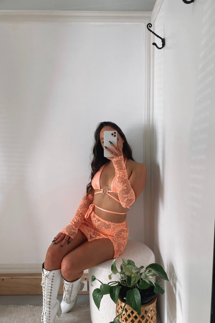 PEACHY LACE SET