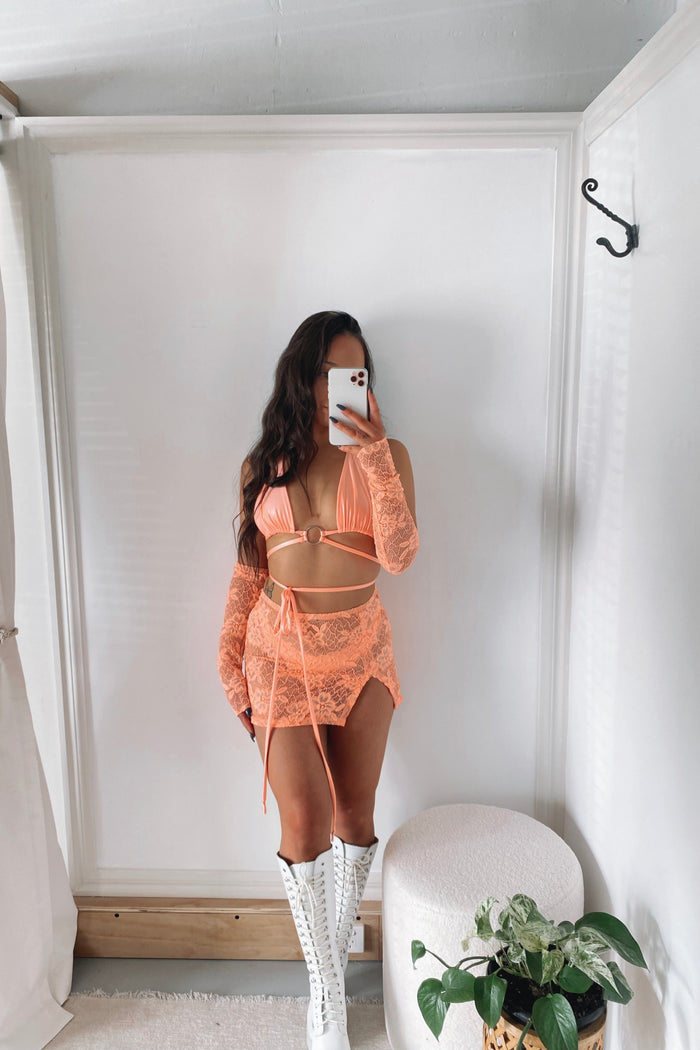PEACHY LACE SET
