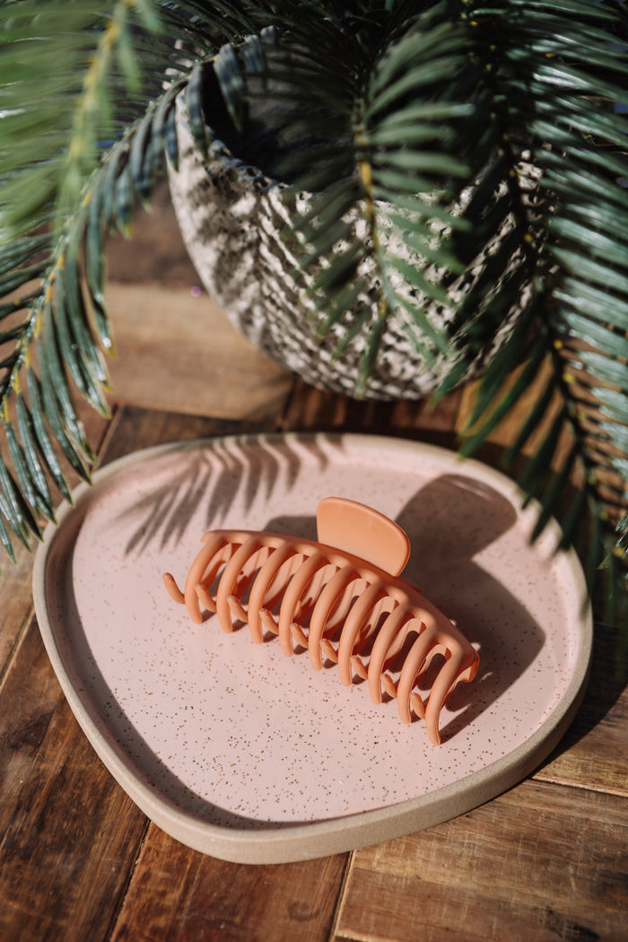SOPHIA LARGE HAIR CLIP - PEACH
