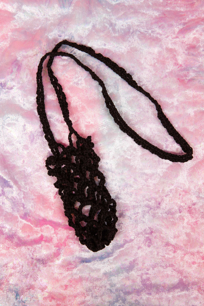 BLACK CROCHET BOTTLE BAG