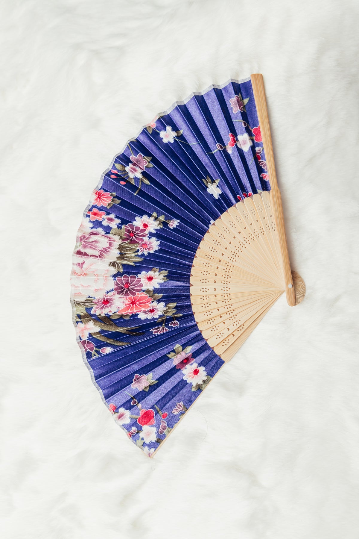 BLUE ORIENTAL HAND FAN