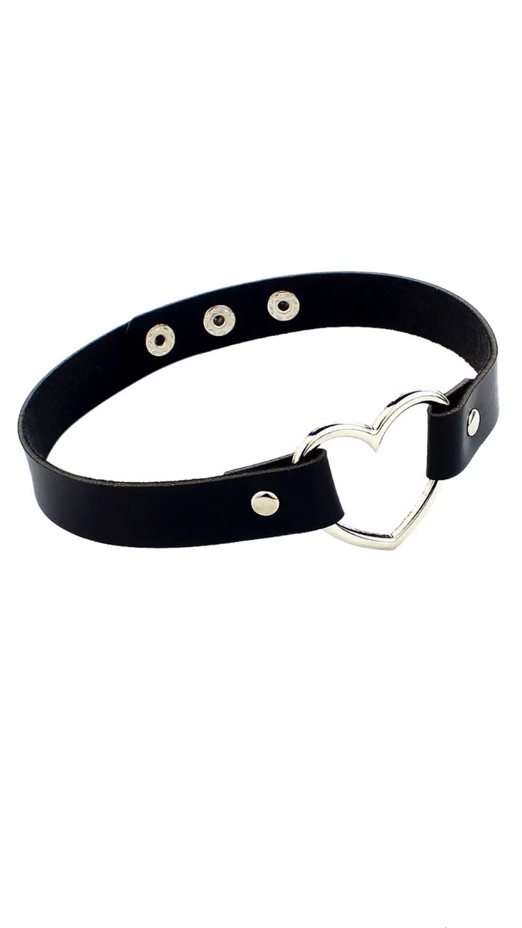 BLACK HEART CHOKER