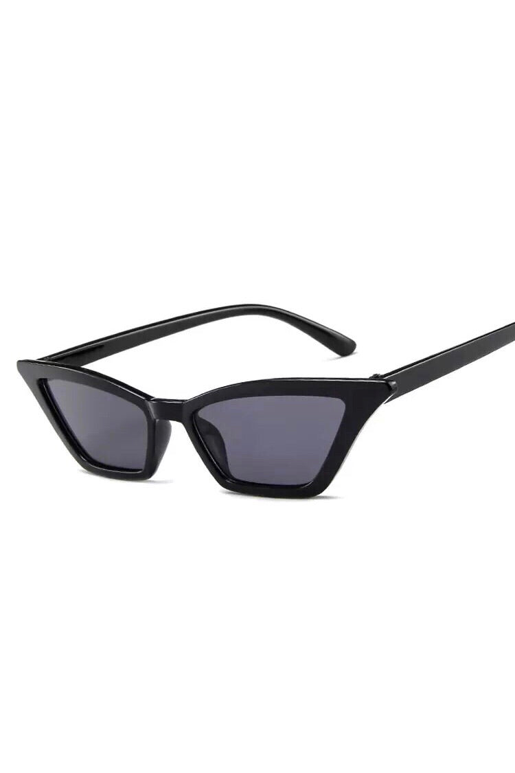 BLACK VINTAGE SUNGLASSES