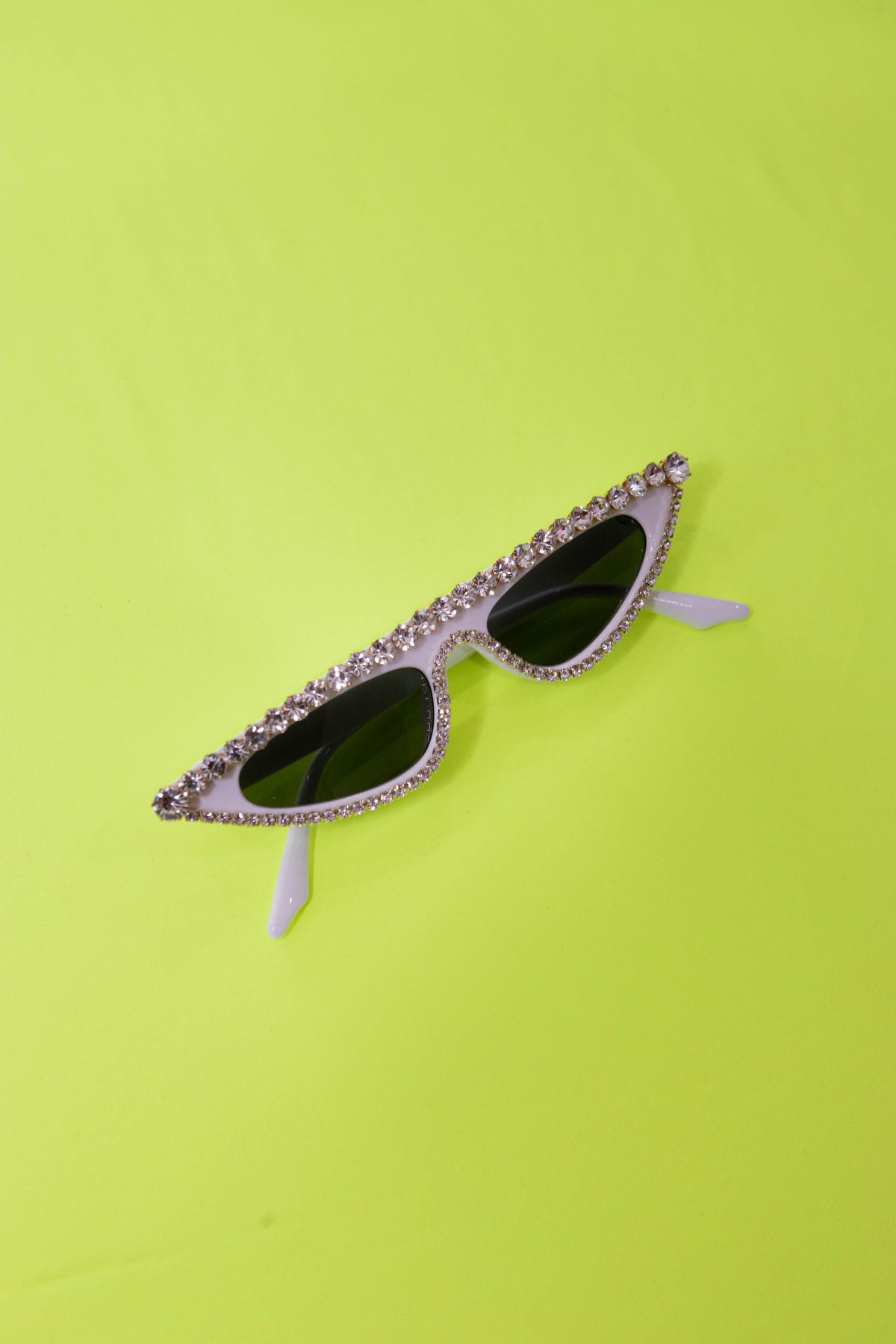BLACK AND WHITE TECHNO SHADES